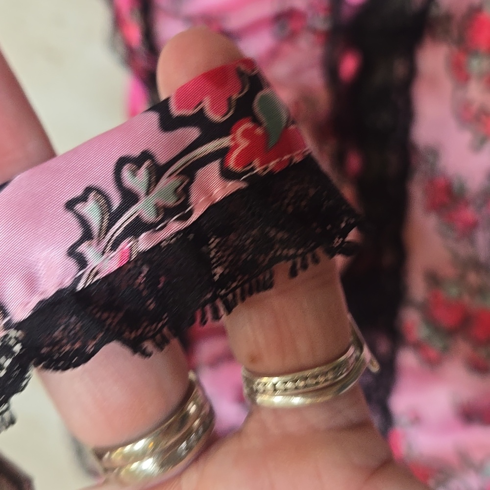 NWT Betsey Johnson Intimates Unique & Elegant Pink Floral/Black Lace Nightie - Picture 6 of 11